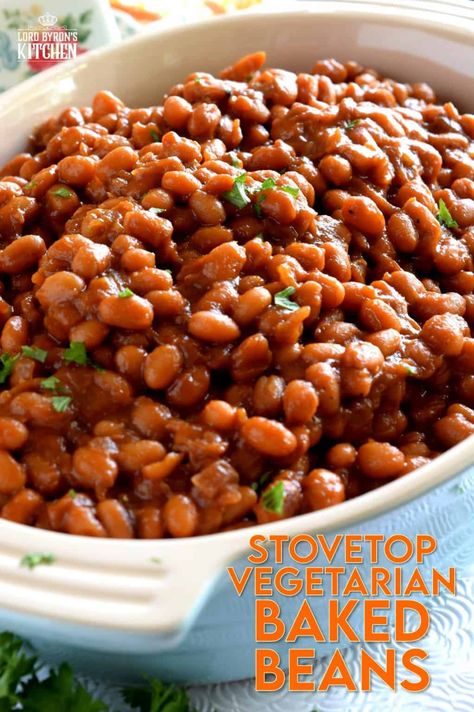 Who says Baked Beans need to have bacon? And who says they need to be baked? Stovetop Vegetarian Baked Beans are fast, cheap, and easy - and nobody will notice the missing pork product! If you're grilling tonight, serve these beans and some corn as a side! #vegetarian #bakedbeans #stovetop #summersides #cannedbeans #molasses Vegetarian Pulled Pork, Pressure Cooker Baked Beans, Vegetarian Baked Beans, Homemade Baked Beans, Pressure Cooking Recipes, Electric Pressure Cooker Recipes, Baked Bean Recipes, Vegetarian Bake, Meatless Mondays