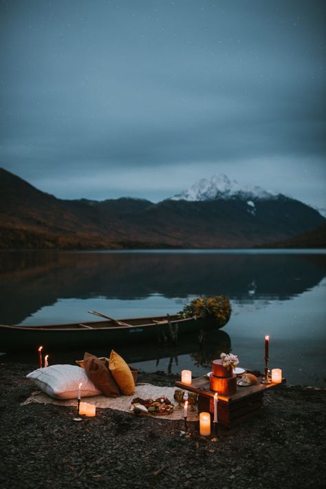 Romantic Dates Ideas Aesthetic, Candlelit Picnic, Picnic Candles, Lakeside Picnic, Romantic Beach Picnic, Alaska Elopement, Winter Picnic, Lake Elopement, Dream Dates