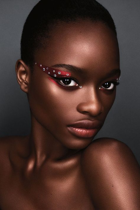 Vogue Makeup, Pat Mcgrath Makeup, Crystal Makeup, Red Makeup, Vogue Beauty, Black Makeup, Vogue Uk, Spring Makeup, Beauty Shoot