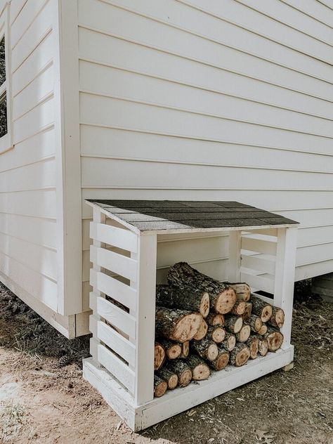 Firewood Rack Diy, Diy Wood Rack, Diy Firewood Storage, Diy Firewood Rack, Firewood Storage Outdoor, Outdoor Firewood Rack, Porch Storage, Firewood Shed, Minimalism Design