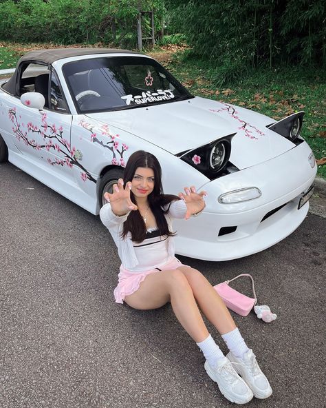 Pink Miata, Sam And Colby Fanfiction, Miata Club, Top Miata, Couple Pic, Pink Pilates, Pilates Princess, Miata Mx5, Cute Car Accessories