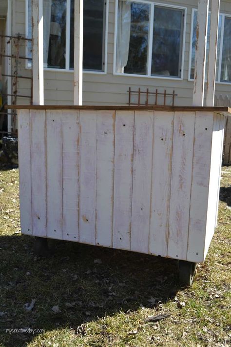 Looking for a lemonade stand for the kids this summer? This DIY Lemonade Stand repurposes an old cabinet into a fun stand for the kids to use for all their lemonade and bake sale stands. Lemon Stand, Diy Lemonade Stand, Diy Lemonade, Old Cabinets, Diy Wreaths, Lemonade Stand, Bake Sale, Diy Wreath, Repurpose