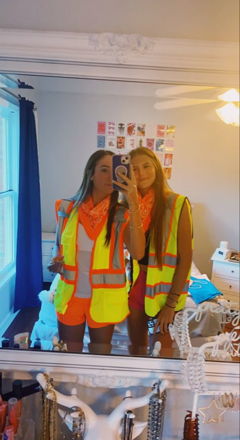 Construction Vest Outfit Football Game, Neon School Dance Outfits, Construction Spirit Day Outfit, Football Dress Up Themes, Football Game Aesthetic High School, Camo Spirit Day Outfit, Neon Theme Football Game Outfits, Neon Theme Outfit, Neon Out Football Game