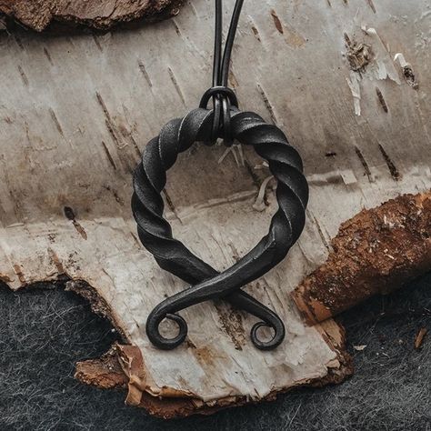 Wood Jewelery, Iron Jewelry, Norse Symbols, Blacksmith Projects, Viking Pendant, Metal Working Projects, Metal Projects, Viking Jewelry, A Circle