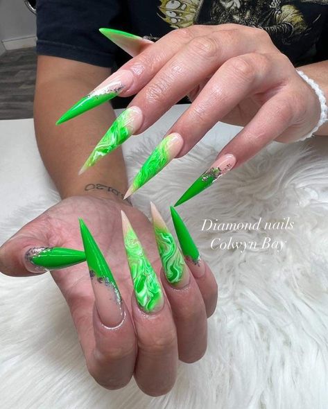 Green Stilletto Nails, Lime Green Stiletto Nails, Green Stiletto Nails, Purple Stiletto Nails, Stilleto Nails Designs, Long Stiletto Nails, Stiletto Nail Art, Pointed Nails, Cool Braid Hairstyles