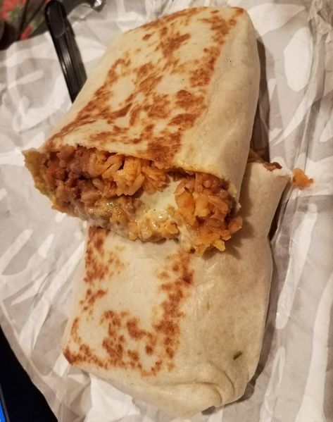 Taco Bell Wrap, Grilled Stuffed Burrito, Burrito Aesthetic, Taco Bell Aesthetic, Taco Bell Burrito, Taco Bell Food, Taco Bell Order, Snack Wrap Mcdonalds, Taco Bell Quesadilla