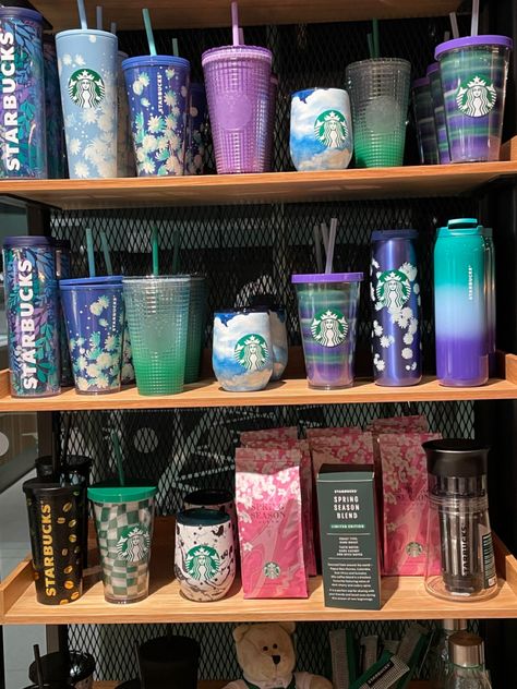 Tumblr Design Bottle, Starbucks Glass Cup, Starbucks Mugs Collection, Starbucks Cups 2023, Starbucks Cups Collection, Lavender Tumbler, Vaso Starbucks, Spring Collection 2023, Vasos Starbucks