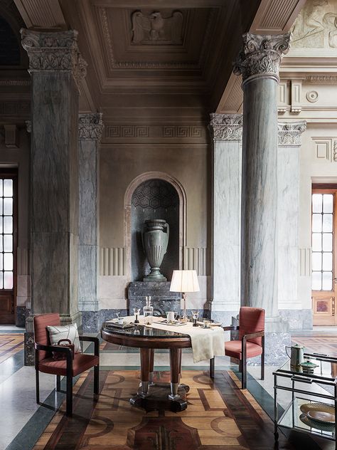 Rome Style, Covet House, Italian Architecture, Casas Coloniales, Classic Architecture, Top Interior Designers, Interior Stylist, World Of Interiors, Best Interior