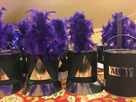 Senior band gifts! Paint buckets copied after their current uniform/shako. Senior Night Baskets Band, Senior Night Gifts Band, Marching Band Gifts Diy, Marching Band Gift Basket, Senior Marching Band Gifts, Senior Band Night Ideas, Senior Band Gift Ideas, Senior Night Band Gift Ideas, Band Centerpiece Ideas