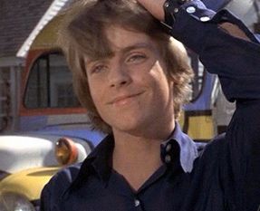 Mark Hamill Cute Luke Skywalker, Young Mark Hamill, Luke Skywalker Pfps, Anakin Smiling, Mark Hamill And Carrie Fisher, Mark Hamill Luke Skywalker, Star Wars Luke, Star Wars Luke Skywalker, Star Wars Cast