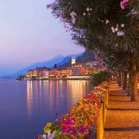 Santa Margherita Ligure Italia Best Of Switzerland, Santa Margherita Ligure, Santa Margherita, France Aesthetic, Cinque Terre Italy, Only Live Once, Lake Como Italy, Como Italy, Dream Travel Destinations