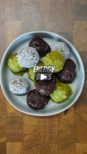 418K views · 6.3K reactions | This is the easiest way to puff quinoa and make delicious energy bites!

Energy balls
-100 g puffed quinoa 
-1/3 cup pistachio butter 
-1 small  banana
-2tbsp agave 
-1tbsp coconut oil 
-2tbsp flax seed 
-1/2 cup almond flour 
FOR COATING:
-100g white chocolate melted mixed with 1 teasp matcha powder, chopped pistachios ,1tbsp coconut oil and a pinch of sea salt 

Puffing the quinoa:
* On medium heat, add half a cup of quinoa at a time to a non-stick pan, stirring constantly to prevent burning.
* You’ll notice that some of the quinoa will start puffing.
* Not all will puff, so remove from the heat before the puffed ones start burning.
* To separate the puffed ones from the unpuffed, you can use a mesh sieve with large holes.
Energy Bites:
1. Mix all the ingred Puff Quinoa, Quinoa Balls, Fast Healthy Snacks, Puffed Quinoa, Pistachio Butter, Vegan Cakes, Small Banana, Matcha Powder, Energy Balls