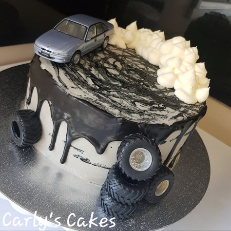 Burnout Cake Ideas, Car Burnout Cake, Publix Cake, Fast And Furious Birthday, Publix Cakes, Pineapple Birthday Party, Brownie Ideas, Pineapple Birthday, Birthday 5