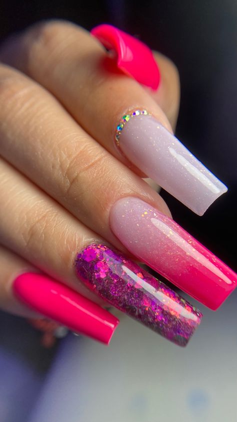 Nails Fucsia, Long Square Nails, Girly Acrylic Nails, Nail Designs Glitter, Fancy Nails, Best Acrylic Nails, Square Nails, French Manicure, Acrylic Nail Designs