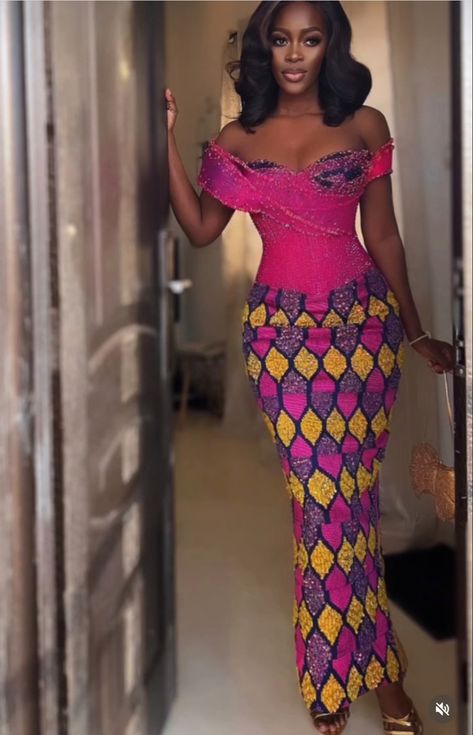 African Chic, Kente Dress, African Prom Dresses, Lace Gown Styles, Kente Styles, African Wear Dresses, African Print Dress Designs, African Fashion Traditional, African Fashion Ankara