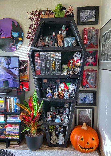 Coffin Room Decor, Coffin Shaped Bookshelf, Coffin Display Shelf, Coffin Shaped Shelf, Coffin Bookcase, Horror Room Ideas, Gothic Bookshelves, Coffin Bookshelf, Horror Bedroom