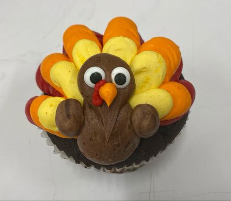 Turkey Cupcake Pullapart, Thanksgiving Day Cupcakes, Thanksgiving Cupcakes Turkey, Easy Turkey Cupcakes, Turkey Decorated Cupcakes, Thanksgiving Turkey Cupcakes, Cupcakes Decoration Thanksgiving, Mini Thanksgiving Cupcakes, Turkey Pull Apart Cupcakes