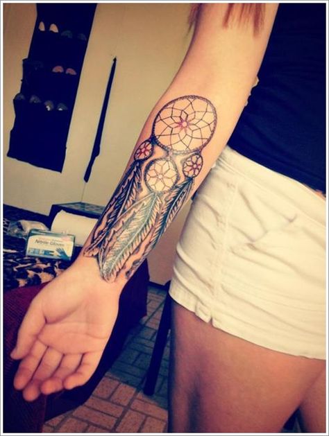 A dreamcatcher Tattoo is a special form of feather tattoo and has strong links to American native culture. Description from pinterest.com. I searched for this on bing.com/images Tattoos Arm Mann, Forearm Tattoo Girl, Tattoo Bras Homme, Dream Catcher Tattoo Design, Bauch Tattoos, Cool Wrist Tattoos, Dream Catcher Tattoo, Tattoo Zeichnungen, Tattoos Geometric