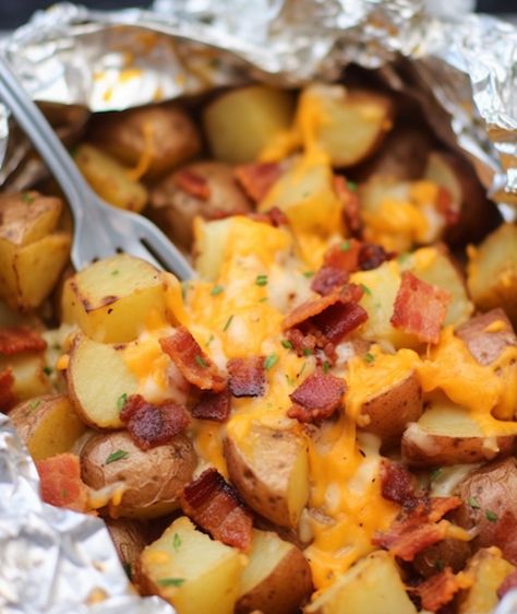 Cheesy Bacon Ranch Potatoes, Ranch Potato Recipes, Yummy Potatoes, Ranch Dressing Seasoning, Slow Cooker Kitchen, Bacon Ranch Potatoes, Ranch Potatoes, Creamed Potatoes, Cheesy Bacon