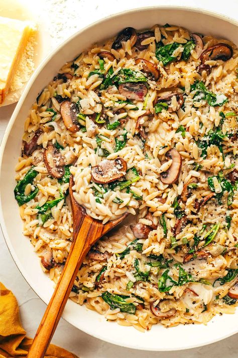 Creamy Mushroom Orzo, Garlic Butter Orzo, Basil Orzo, Greek Orzo, Orzo Spinach, Orzo Pasta Recipes, Creamy Garlic Mushrooms, Gimme Some Oven, Salmon And Asparagus