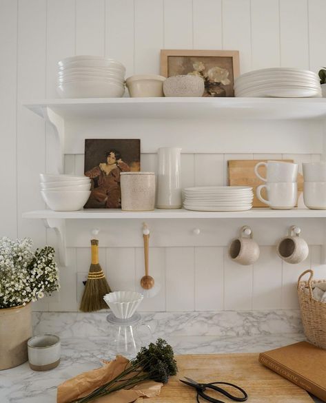 Emily Faith on Instagram: “We did a little kitchen reno and I’m so happy with the outcome. The hero of these shelves are my @dinewithfable dishes and I’m in love with…” Rental Kitchen Makeover, Kitchen Floating Shelves, Casual Kitchen, Kitchen Vignettes, Kitchen Shelf Decor, Bookshelves In Bedroom, Rental Kitchen, Kitchen Mood Board, Cottage Interior