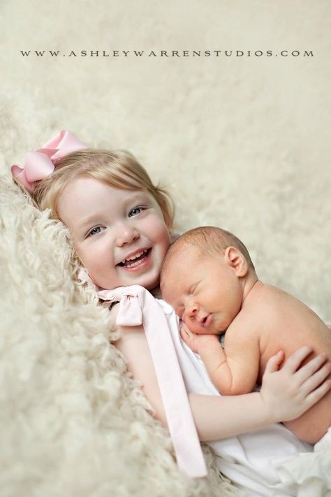 Precious Sibling Photo Shoots, Newborn Sibling, Sibling Poses, Sibling Photography, Newborn Baby Photoshoot, Baby Poses, Newborn Baby Photos, Newborn Poses, Baby Boy Photos