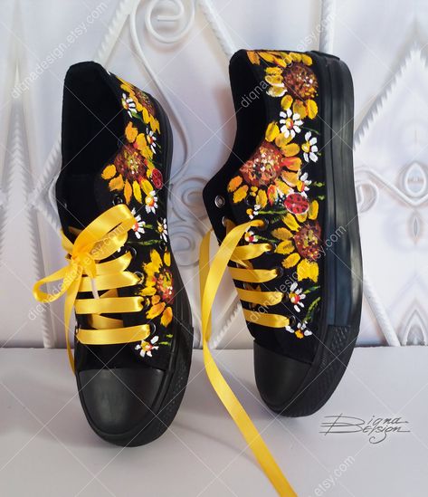 ♥ Sunflowers Sneakers, Sunflowers Shoes, Hand Painted Shoes, Black and Yellow Sneakers, Sunflowers Art, Sunflowers Footwear ♥ HAND PAINTED SNEAKERS by DiqnaDesign. ------- SIZE & DETAILS ------- Shoes are hand painted with professional water resistant textile paint. DIFFERENT SIZES FOR WOMEN'S FOOTWEAR: EU size 36 ≈ US size 6 ≈ UK size 4 ≈ 22,5 cm ≈ 8,8 inches ------------------------------------------------------------------------------------ EU size 37 ≈ US size 7 ≈ UK size 5 ≈ 23,5 cm ≈ 9 Cherry Sneakers, Hand Painted Sneakers, Sharpie Shoes, Cherry Art, Sunflowers Art, Textile Paint, Painted Shoes Diy, Custom Sneakers Diy, Shoe Makeover