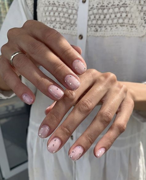 Nails Ideas For Wedding, Wedding Bridal Nails, Short Winter Nails, Trendy Fall Nail Designs, Winter Nail Ideas, Nail Designs For Short Nails, Designs For Short Nails, Festive Nail Designs, Beauty Hacks Nails