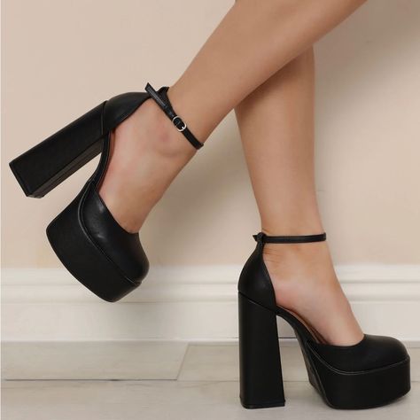 Platform Heels Outfit, Sepatu Loafers, Dr Shoes, Cute Shoes Heels, Black Chunky Heels, Fashion Nova Shoes, Chunky Heel Pumps, Black Platform Heels, Heels Outfits