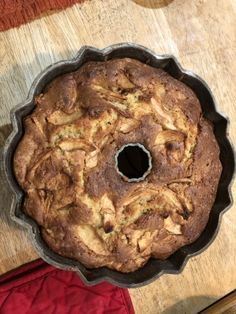 Jewish Apple Cake Recipe, Jewish Apple Cake, Jewish Cuisine, Apple Cake Recipe, Crocheted Afghans, Gala Apples, Apple Cake Recipes, Jewish Recipes, Pie Cake