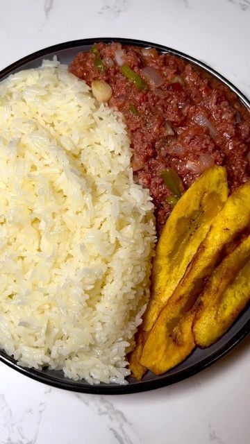 Bully Beef, African Recipes Nigerian Food, Jamaica Food, Corn Beef, Beef Rice, Soul Food Dinner, Nigerian Food, Beef And Rice, Delicacy Food