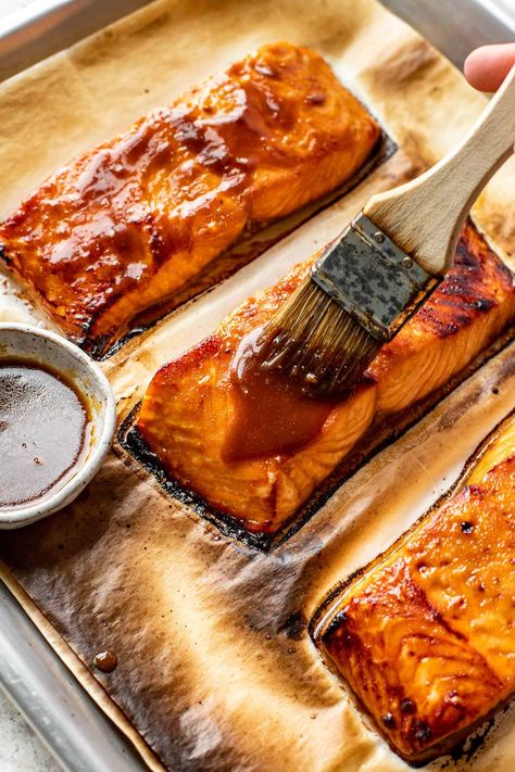 This Broiled Miso Salmon Cooks In 8 Minutes Or Less! - Well Seasoned Studio Well Seasoned Studio Miso Salmon, White Miso Salmon, Seasoning For Salmon, Korean Salmon, Marinade Salmon, Marinate Salmon, Crispy Salmon Recipe, Miso Salmon Recipe, Bourbon Glazed Salmon