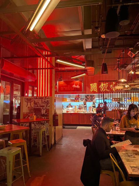 Red Robin Restaurant Aesthetic, Red Robin Restaurant, English Project, English Projects, Red Robin, Food Restaurant, Fast Food Restaurant, Life Photo, Pho