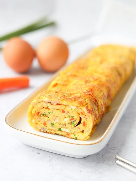 Gyeran Mari Korean Rolled Omelette - Christie at Home Omelette Roll, Gyeran Mari, Rolled Omelette, Korean Bbq Beef, Easy Korean Recipes, Sandwiches Recipes, Ramen Stir Fry, Egg Omelette, Tuna And Egg