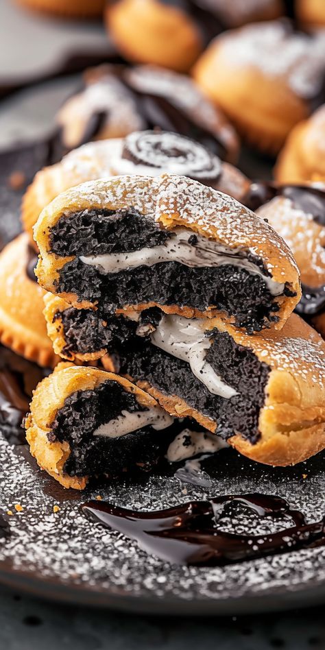 Fried Oreos [20 Minutes] - Chasety Fries Oreos, Fried Oreos Recipe, Fried Cookies, Deep Fried Oreo, Fried Oreo, Deep Fried Desserts, Light Summer Desserts, Deep Fried Oreos, Fried Dessert