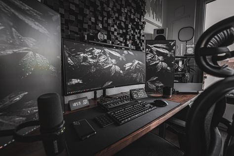 Black And Grey Desk Setup, All Black Pc Setup, All Black Gaming Setup, Black Pc Setup, Grey Setup, Home Office Dark, Tech Room, Battle Station, Beef Kabobs