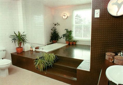 A Bathroom to Remember | AnOther 80s Interior, Vintage Interior Design, Retro Interior, Unique Bathroom, Vintage Interiors, Bath Room, Vintage Interior, Retro Home, Retro Decor