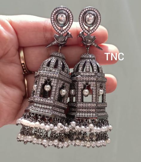 Jhumka Earrings Aesthetic, Trendy Watches Women Fashion, Jhumka Design, Capsule Wardrobe Jewelry, Black Metal Jewelry, Oxidized Earrings, Diy Earrings Easy, Oxidised Silver Jewelry, Pretty Jewelry Necklaces