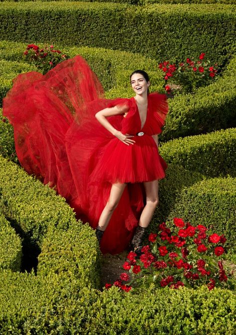 “Powerful, Elegant, Confident”: Kendall Jenner Stars in the Giambattista Valli x H&M Campaign - Vogue Kendall Jenner Interview, Stars Photoshoot, H&m Collaboration, Giambattista Valli Couture, Kendal Jenner, Mode Editorials, Red Sequin Dress, Chanel Resort, Kendall Jenner Outfits