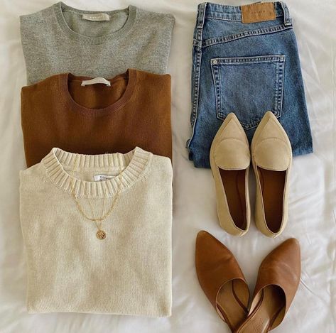 Check latest winter outfit combinations for women color combos, cute color combinations outfit ideas, winter outfits women classy chic, outfit combinations for women business casual How To Have Style, Flatlay Styling, Oversized Knitted Sweaters, 가을 패션, Looks Style, Fall Winter Outfits, Minimalist Fashion, Classy Outfits, Autumn Winter Fashion