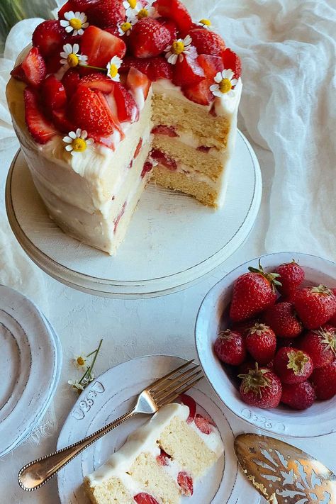 This vegan vanilla cake is light, fluffy, and stays moist for many days! Complete with berries and a delicious dairy-free cream cheese chantilly frosting, this versatile cake is perfect for layering for birthdays and celebrations. It'll be difficult to stop after your first slice! Vegan Cake Vanilla, Vanilla Cake Recipe Vegan, Non Dairy Birthday Cake, Vegan Vanilla Strawberry Cake, Dairy Free Chantilly Cake, Vegan Cake Strawberry, Vegan Strawberries And Cream Cake, Birthday Cake For One, Vegan Chantilly Cake