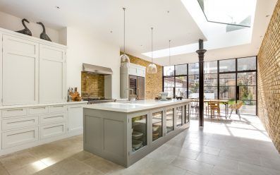 Wandsworth Common Westside by Granit | Award-winning Architects Crittal Doors, Diner Ideas, Kitchen Diner Extension, London Kitchen, Attic Spaces, London House, Patio Interior, Shaker Kitchen, Kitchen Diner