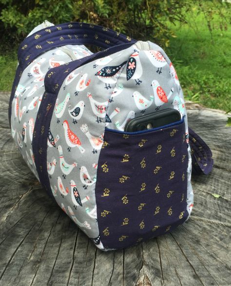 Quilted Duffel Bag Pattern, Overnight Duffle Bag, Overnight Bag Pattern Free, Quilted Duffle Bag Pattern Free, Diy Overnight Bag, Free Duffle Bag Sewing Patterns, Duffle Bag Patterns Free, Diy Duffle Bag Pattern Free, Gym Bag Pattern