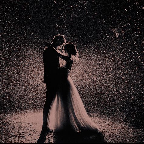 Dancing Under The Stars Aesthetic, Feyre Aesthetic, Ballroom Aesthetic, Wedding Under The Stars, Feyre Archeron, Book Couples, Image Couple, Wattpad Book Covers, Fantasy Couples