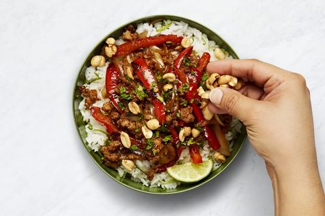 Simple, convenient, and delicious: that’s what’s in store with our Sweet Chili Pork Bowls recipe, made with pre-measured, high-quality ingredients. Hello Fresh Sweet Chili Pork Bowls, Sweet Chili Pork Bowl, Ground Pork Rice Bowl, Sweet Chili Pork, Fresh Bowls, Hellofresh Meals, Pork Bowl Recipe, Hello Fresh Dinners, Pork Bowls