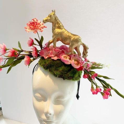 Kentucky Derby Party Hats, Derby Hats Diy Ideas, Kentucky Derby Hats Diy, Derby Hats Diy, Derby Headband, Floral Fascinators, Derby Horse, Derby Fascinator, Polo Match