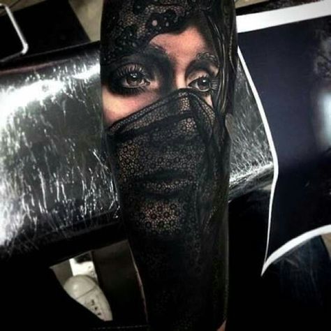 Veiled Woman Tatoo 3d, Hyper Realistic Tattoo, Veiled Woman, Woman Tattoo, Sick Tattoo, Skeleton Hand Tattoo, Realistic Tattoo, 3d Tattoos, Inked Magazine