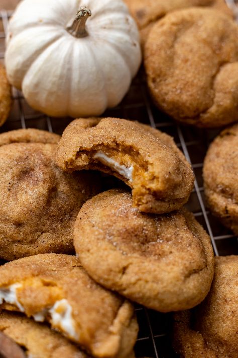 Vegan Stuffed Cookies, Pumpkin Cookies Cream Cheese, Gluten Free Pumpkin Desserts, Vegan Pumpkin Cheesecake, Gluten Free Pumpkin Cookies, Pumpkin Cheesecake Cookies, Cream Filled Cookies, Soft Pumpkin Cookies, Gluten Free Dairy Free Dessert