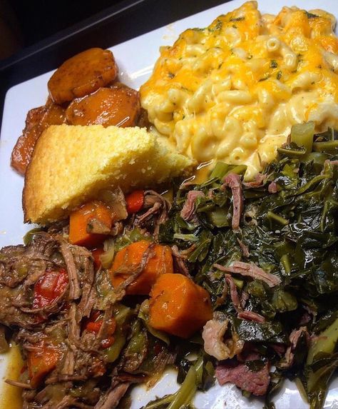 African American Food, Dirty South, Sunday Dinner Recipes, Southern Recipes Soul Food, Soul Food Dinner, Comfort Food Southern, American Dishes, Black Food, Roast Recipe