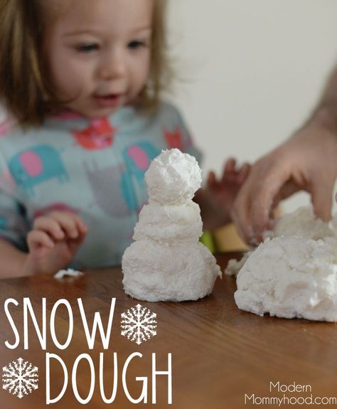 Snow Dough Recipe - great sensory play for toddlers and kids! Made with only 3 ingredients! ModernMommyhood.com Erupting Snow, Snow Dough Recipe, Sensory Play For Toddlers, Science Christmas, Snow Dough, Kids Slime, Snow Recipe, Sensory Play Toddlers, January Crafts